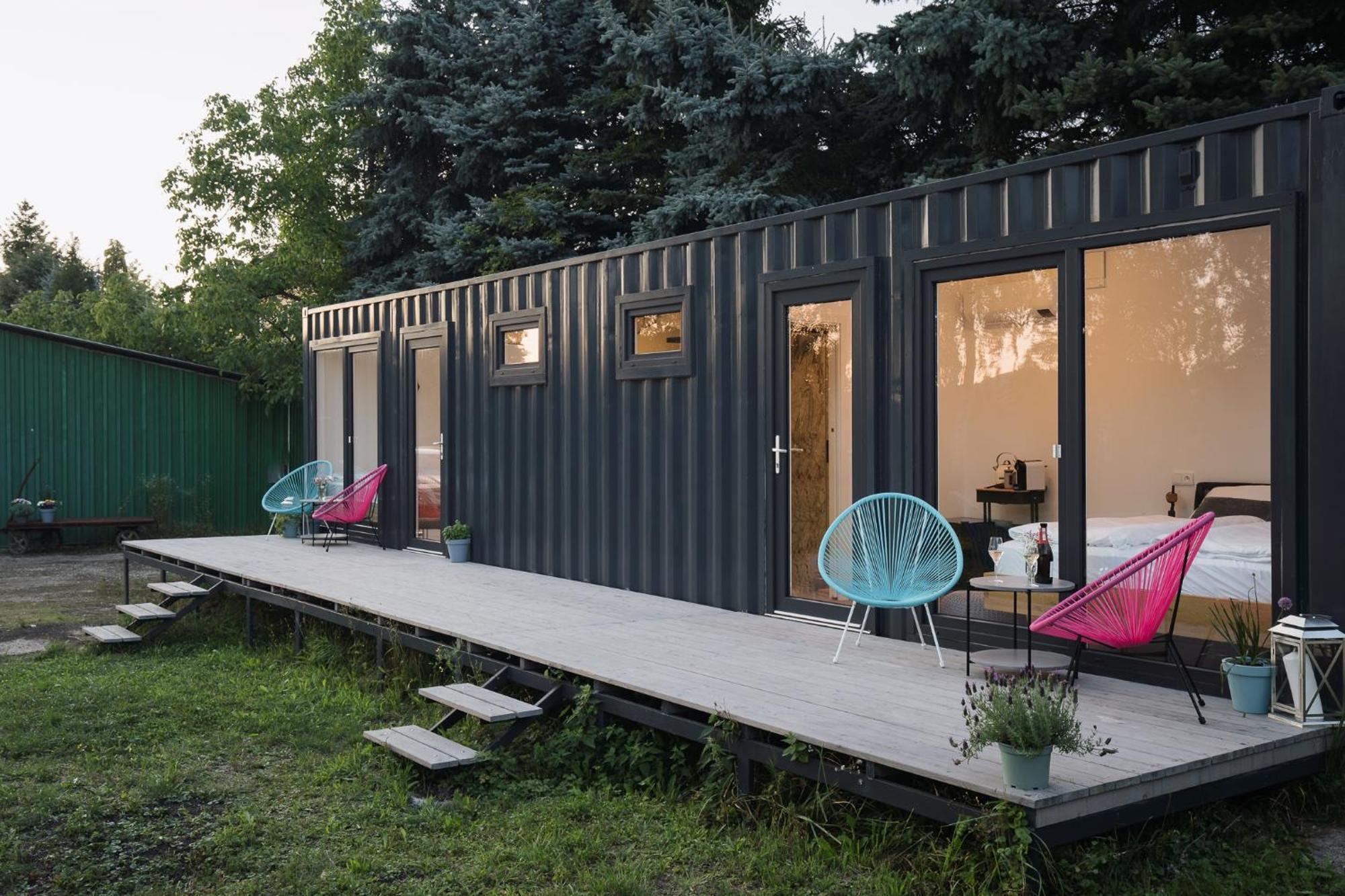 Container Apartment Decin Luaran gambar