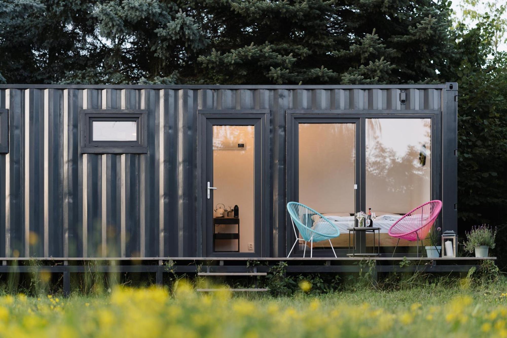 Container Apartment Decin Luaran gambar